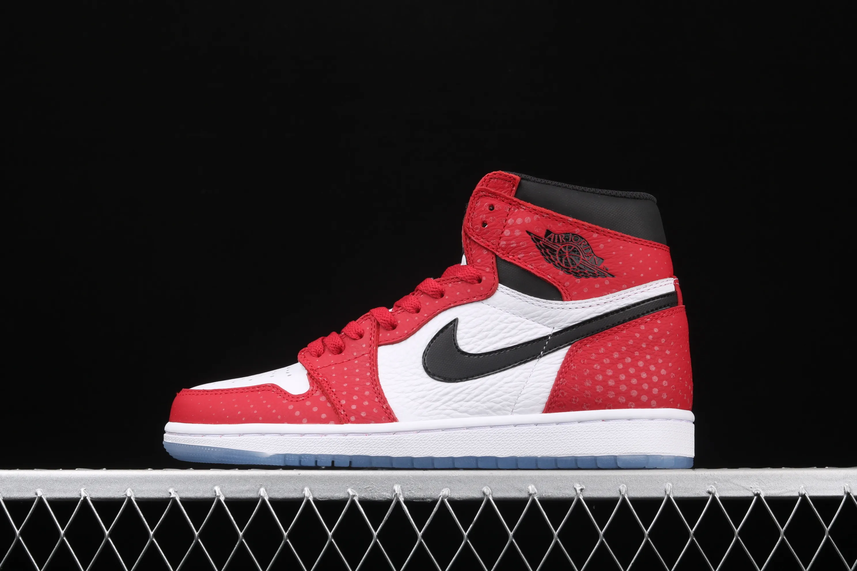 All categories Air Jordan Jordan series basketball shoes Air Jordan 1 High Pure original version Air Jordan 1 Retro High "Chicago Crystal" AJ1 Joe 1 New Chicago Spider-Man 555088-602